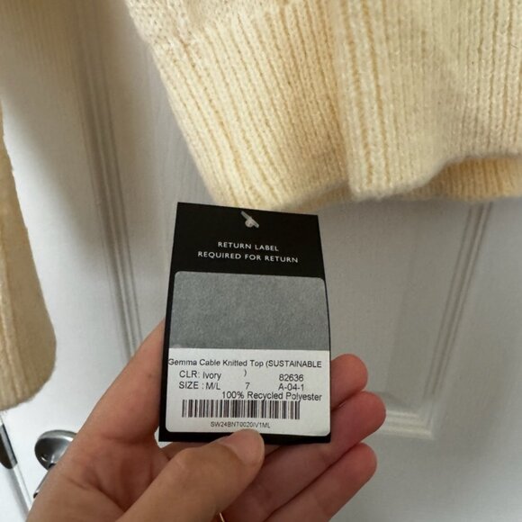 Storets Cable Knit V-Neck Sweater - Cream - Picture 3 of 5